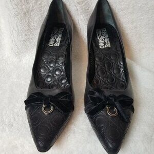 Salvatore Ferragamo Black Leather bow heels
